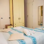 Diana Affitta 3*